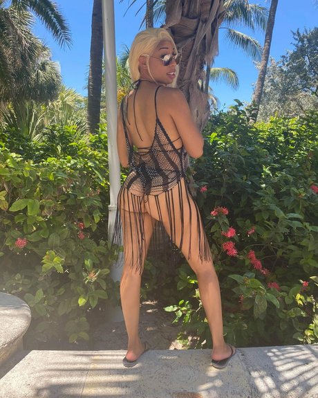 MinaFierce nude star pics