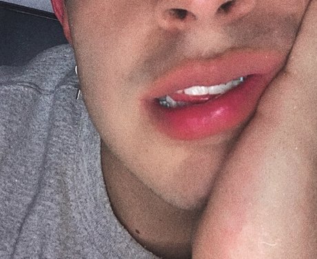 El Gero Sanchez pretty model photo