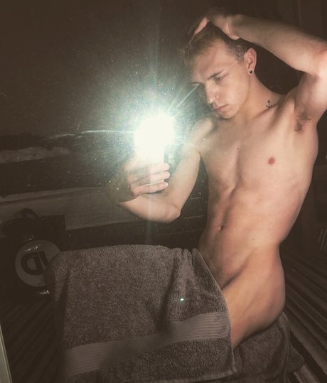 Billy Ray nudes model photo