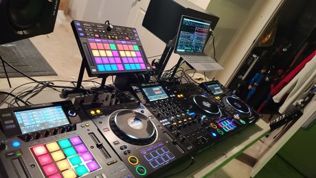 MP4W Records pornstar adult photos