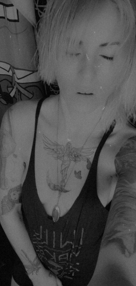 Queen Elena erotic pornstar archive