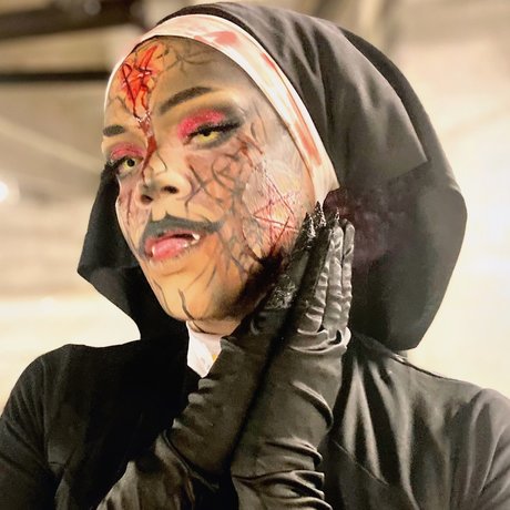 SATAN S WIFE star pretty picture