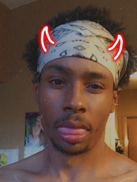 Her9inchPrince art model pic