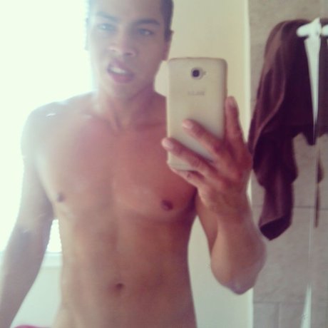 Aaron Alexander sexy model images