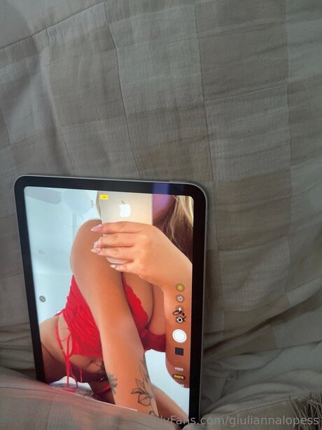 curvy muscle onlyfans sexy pic