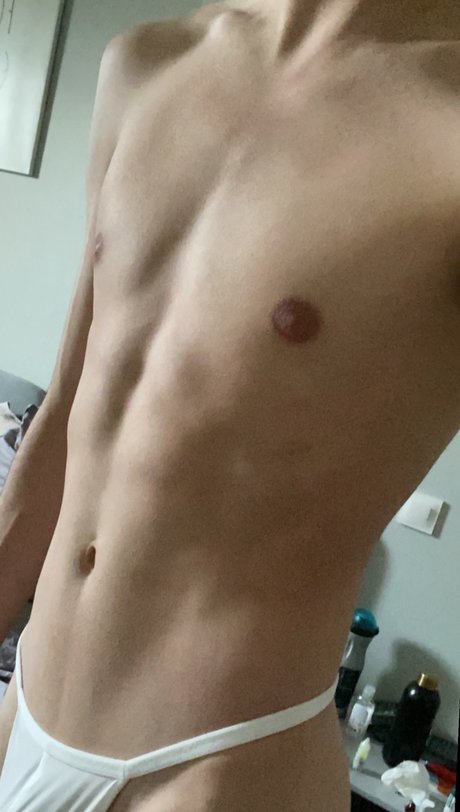 _lutty fggt naked star image