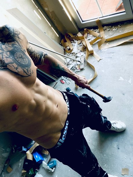 Duichwir nudes model photo