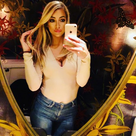 ObsessedwithMila sex actress photo