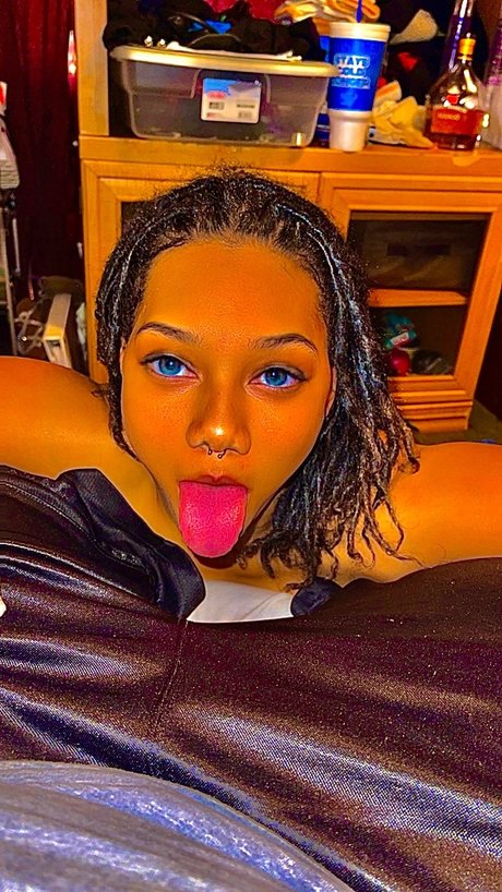 OuuuuuBABYFREAKS_ beautiful model picture