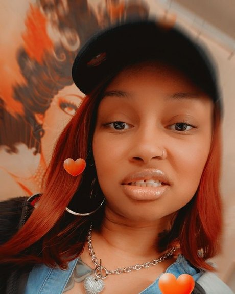 Valencia Pittman naked actress pic