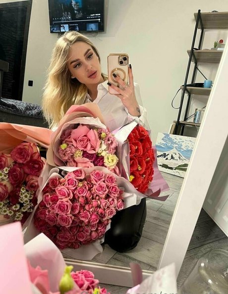 emmyystar star nude gallery