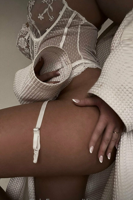 enirevesfree model top gallery