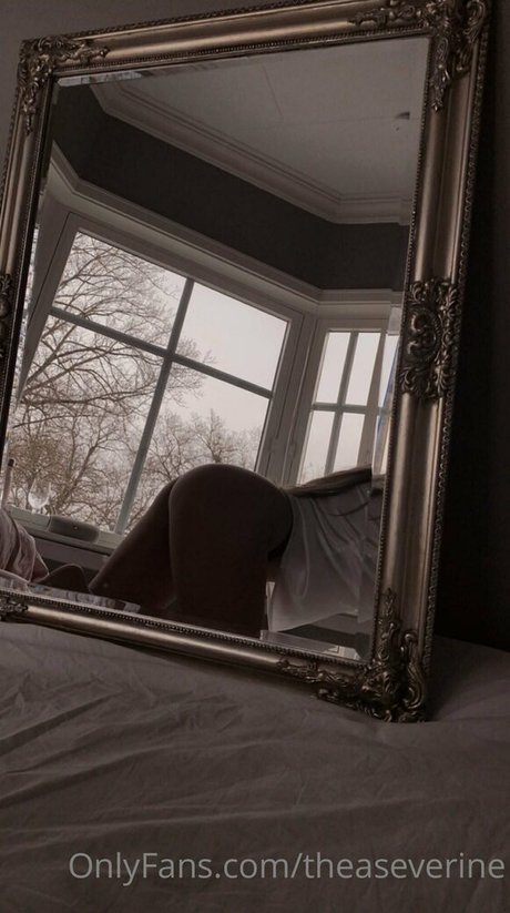 enirevesfree model hot photos