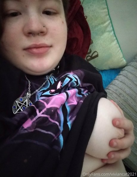 viviancat2021 model nude photo