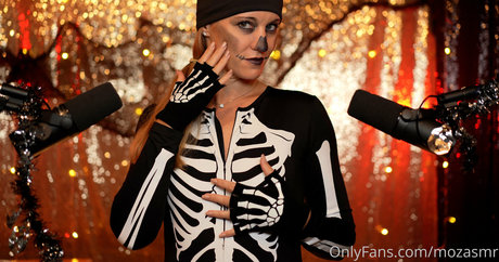 mozasmr hot model pic