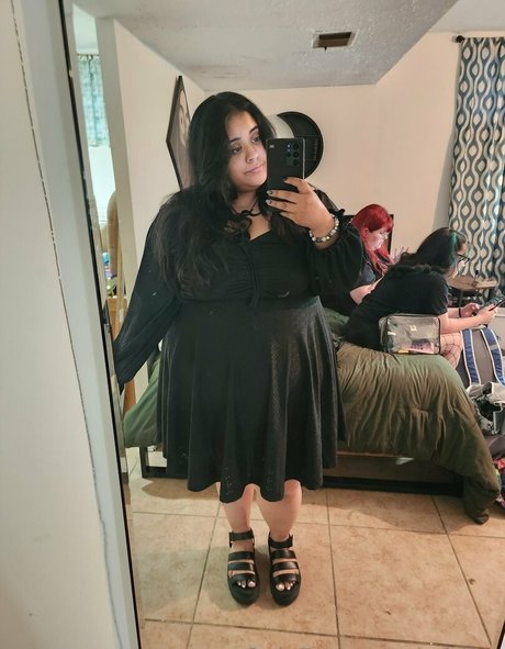 adriivy hot model image