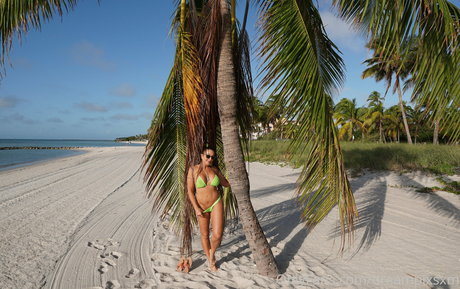 beautiful teen onlyfans hd images