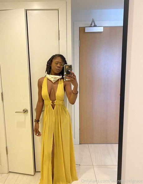 iwanthazelgrace erotic pornstar picture