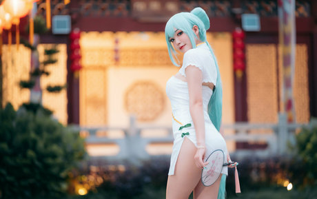 wutangyogurt erotic model pic