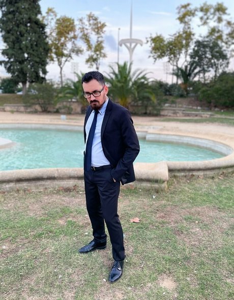 officepant exclusive model picture