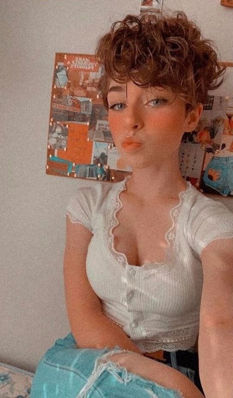 graceful addison nudes actress image