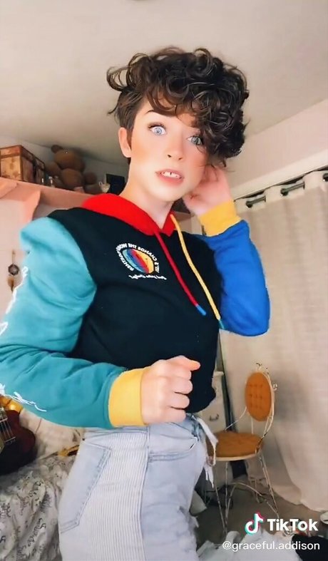 graceful addison model exclusive pic