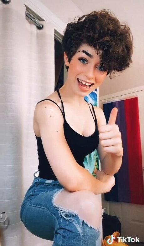 graceful addison star top image