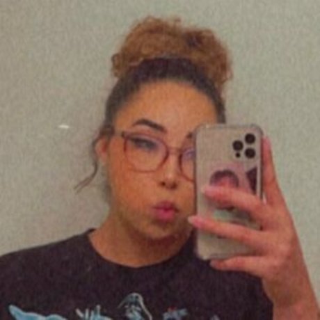 luxfree model high quality pic