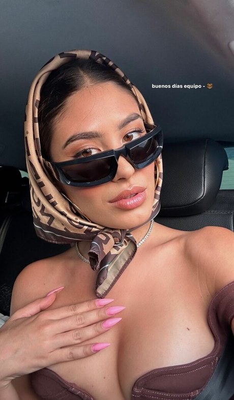 Sara Fructuoso model pictures