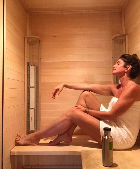 Cindy Crawford pornstar nice photo