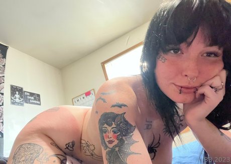 yourhotm lf pretty model pic