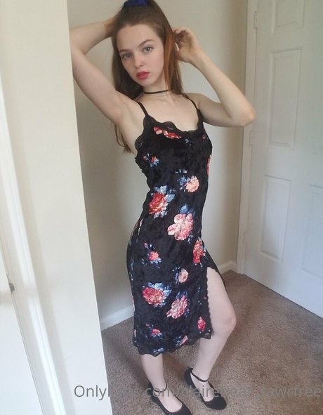 clairebear rawrfree model nudes photos