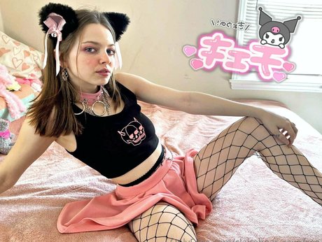 clairebear rawrfree adult model photo