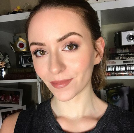 Mollie Damon nude actress img