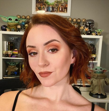 Mollie Damon art star photos