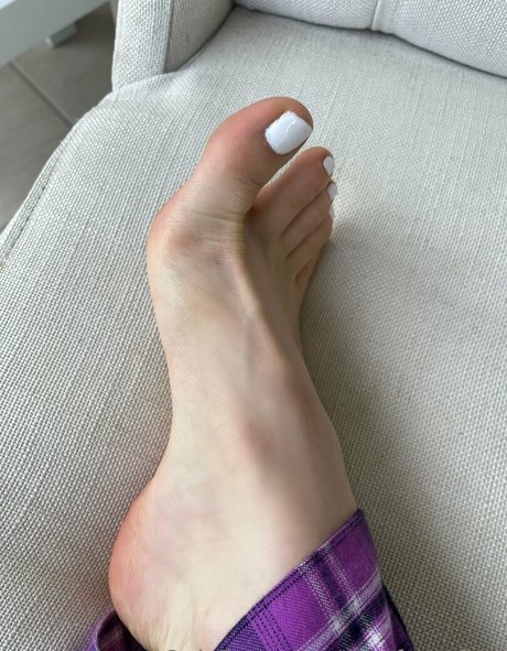 cutefeetyfeet star adult galleries