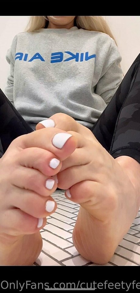 cutefeetyfeet pornstar free photo