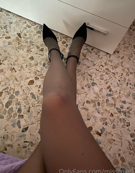 missroxy1 nude pornstar image