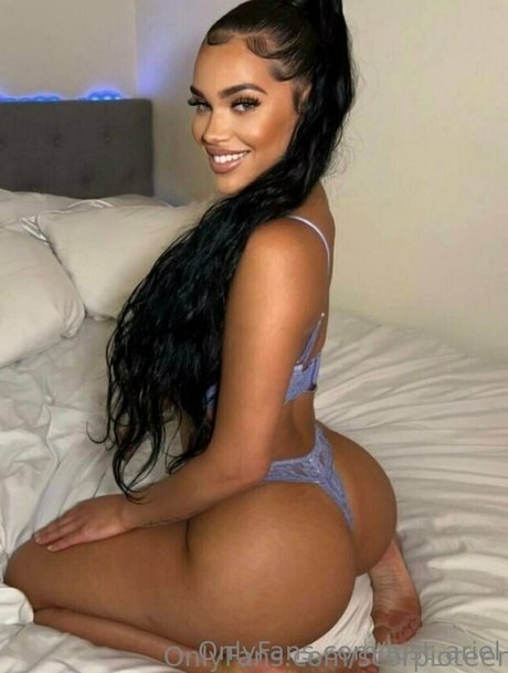 lust ariel sexy actress pic