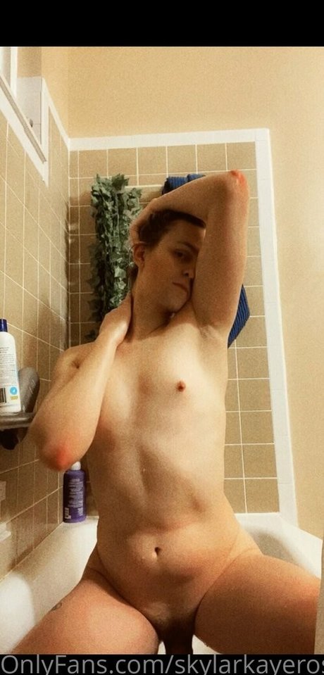 skylarkayerose star naked picture