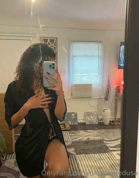 pleasemedusa model porn image