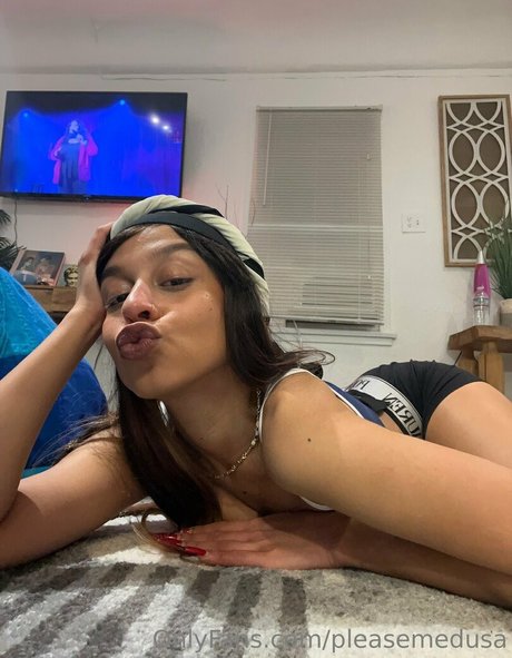pleasemedusa pornstar naked photos