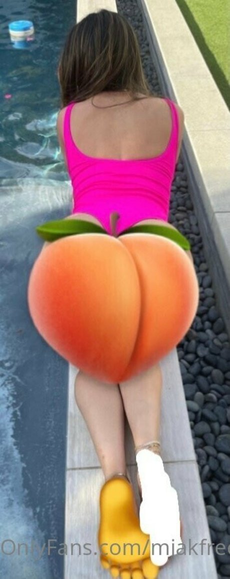 miakfree naked pornstar pics