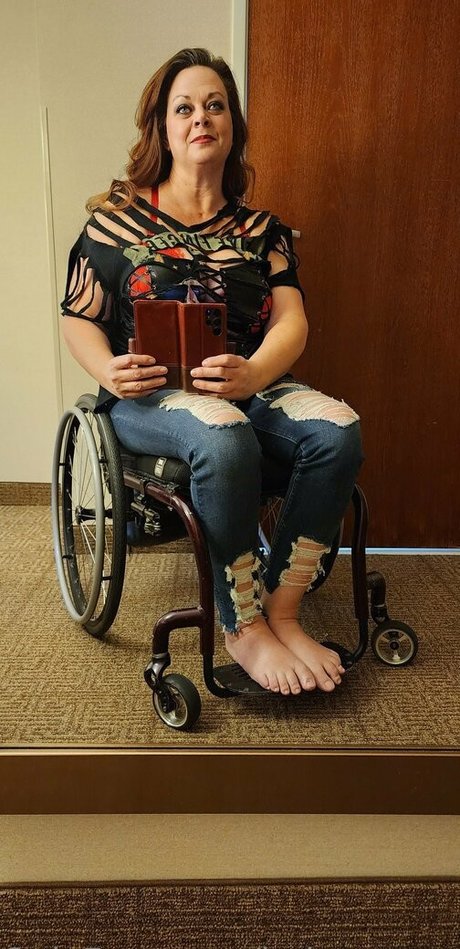 beingapara model nudes pic