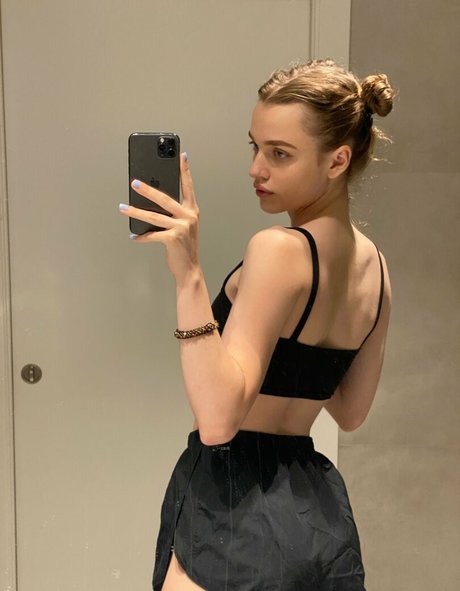 molllyy free model archive