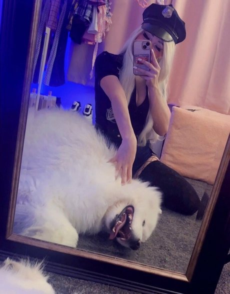 HowToMia top pornstar pics