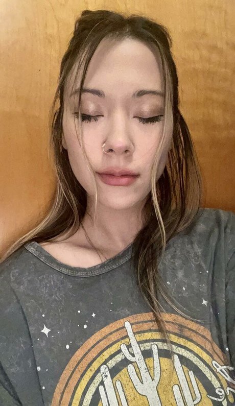 Laceyisanerd erotic actress image