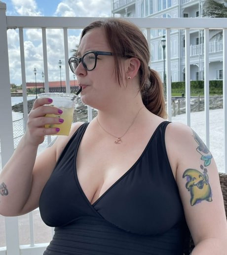 Stufflikehearts model hot photos