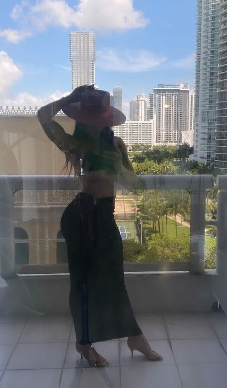 danellaurbaytv star beautiful photos