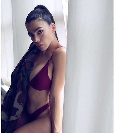 danellaurbaytv star nice photos